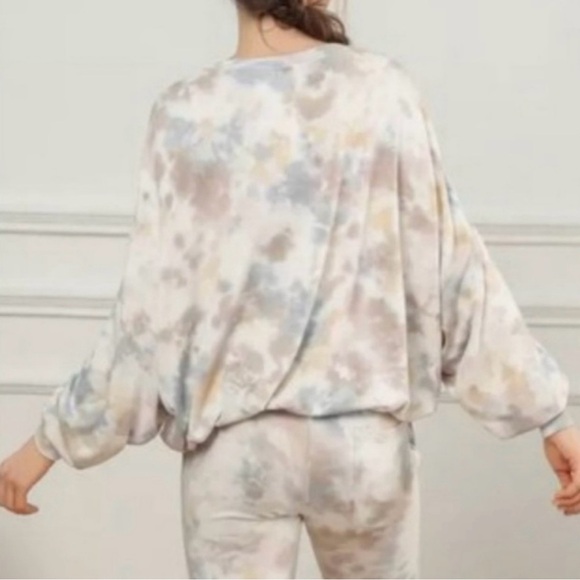 Young Fabulous & Broke Sweatshirt‎ Top Cream Beige Blue Tie Dye Size Med - Picture 2 of 9